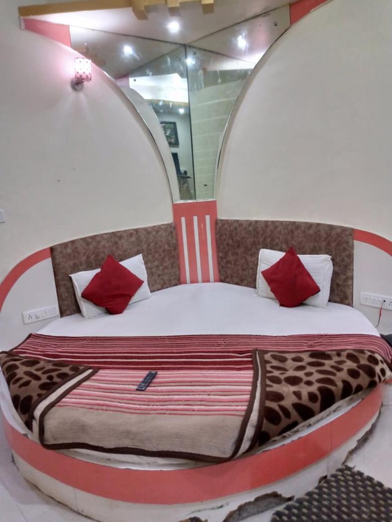 Hotel Amar Palace Pachmarhī Kültér fotó