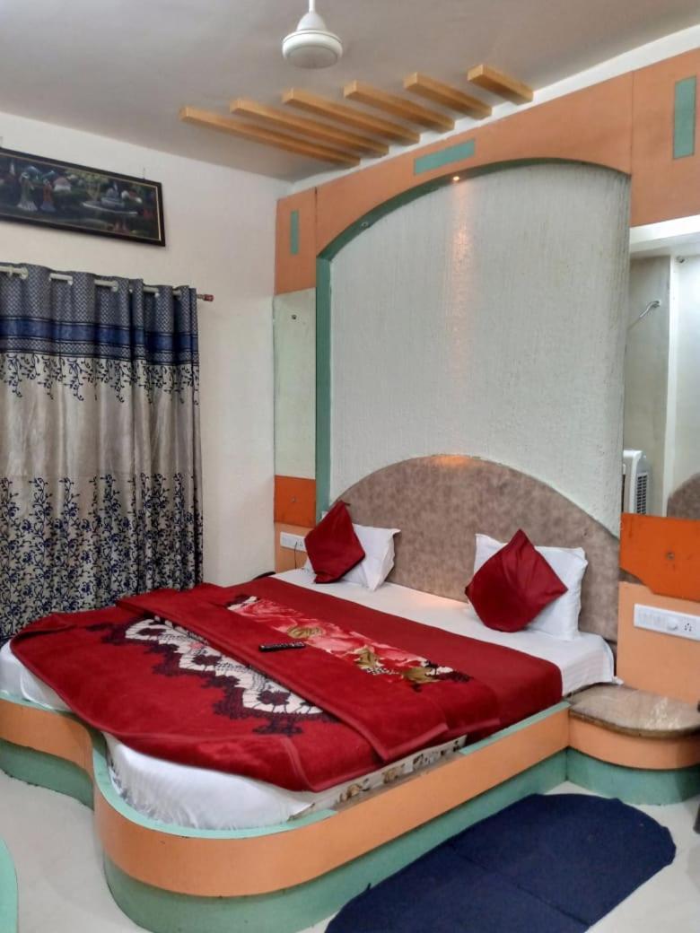 Hotel Amar Palace Pachmarhī Kültér fotó