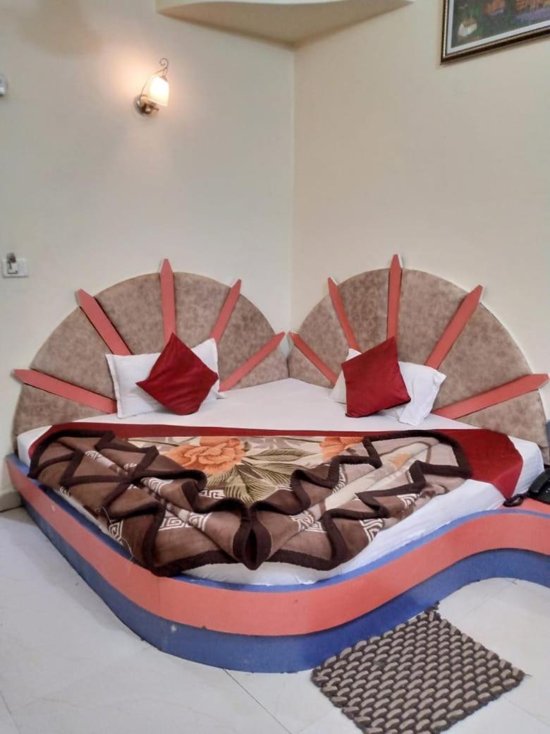 Hotel Amar Palace Pachmarhī Kültér fotó