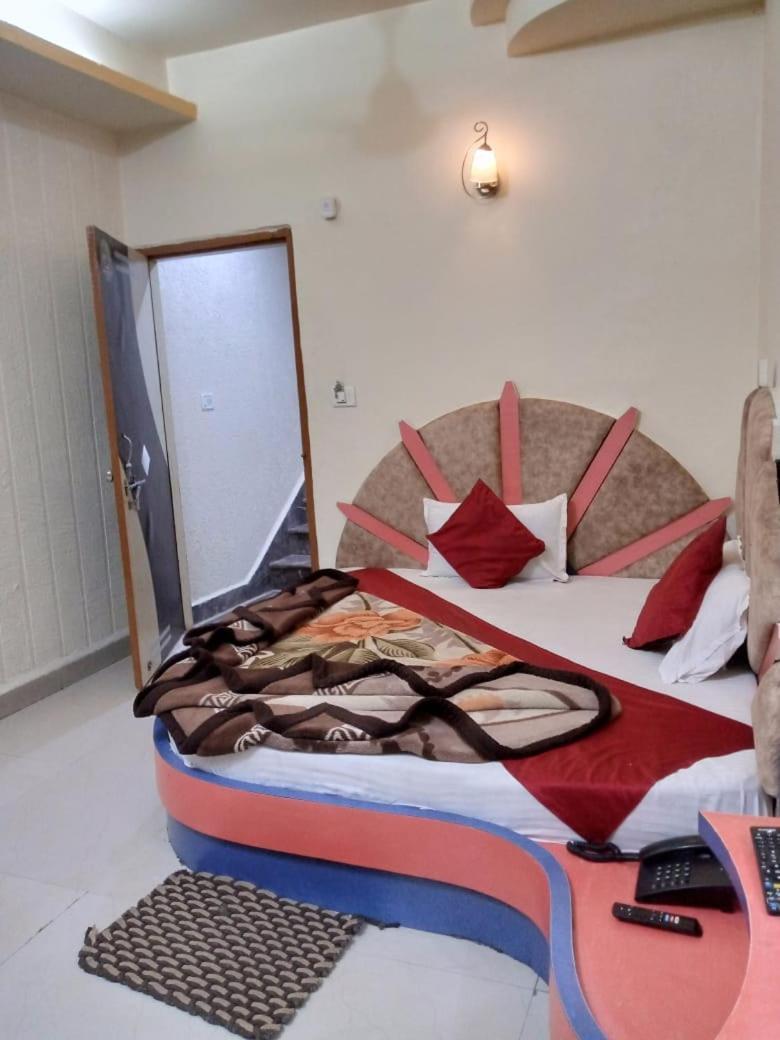 Hotel Amar Palace Pachmarhī Kültér fotó